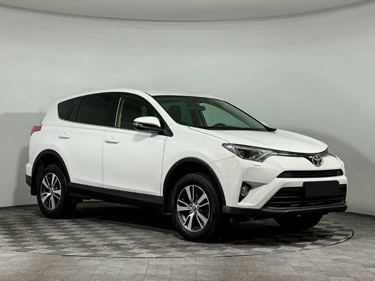 Toyota RAV4 с пробегом — 2016 год. Фото: #2