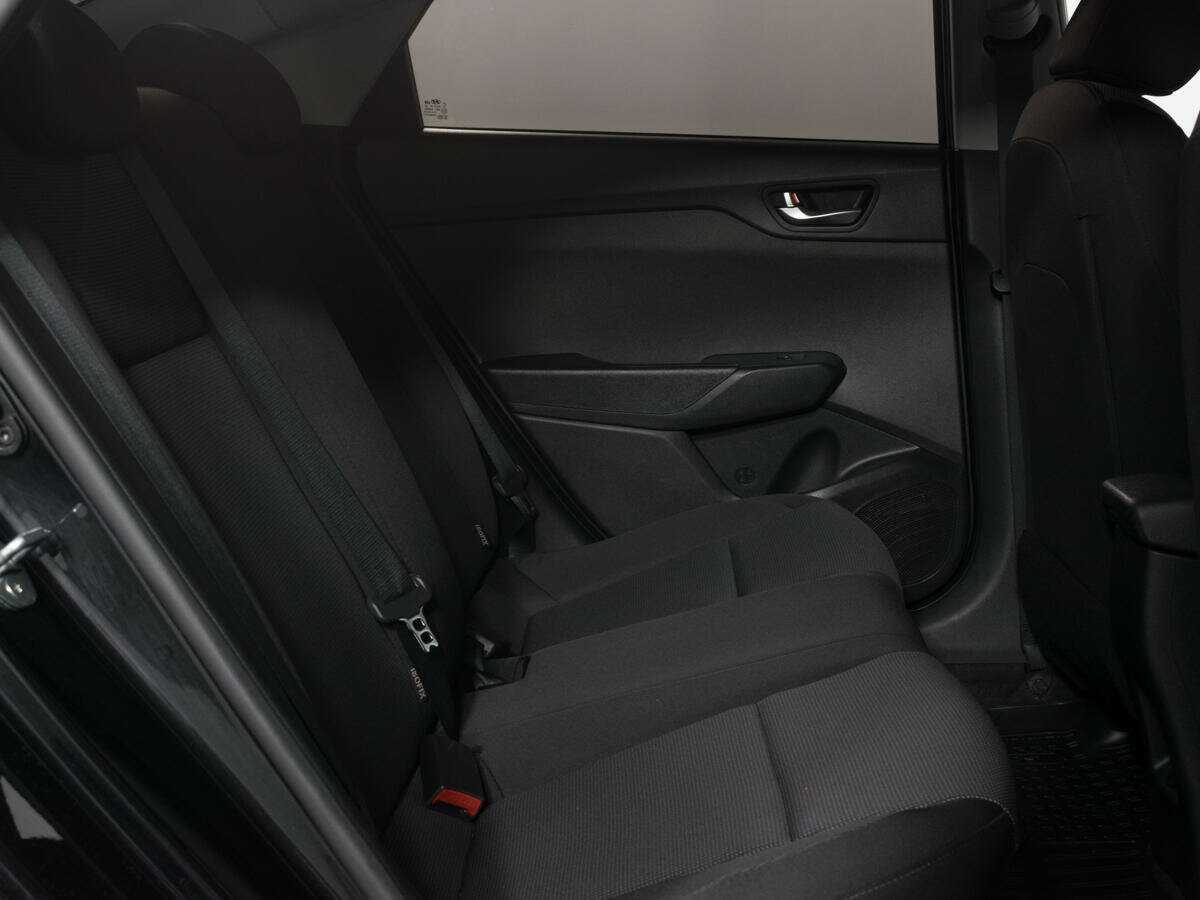 Hyundai Solaris с пробегом — 2021 год. Фото: #11