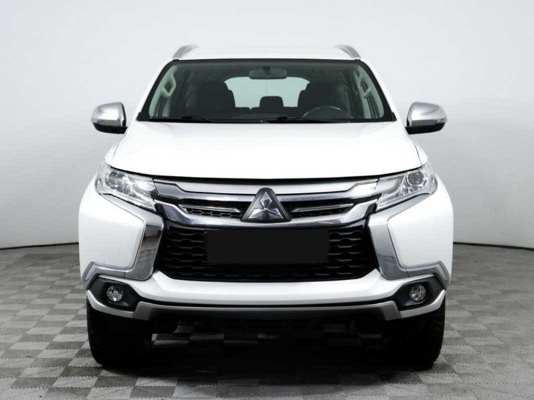 Mitsubishi Pajero Sport с пробегом — 2018 год. Фото: #1