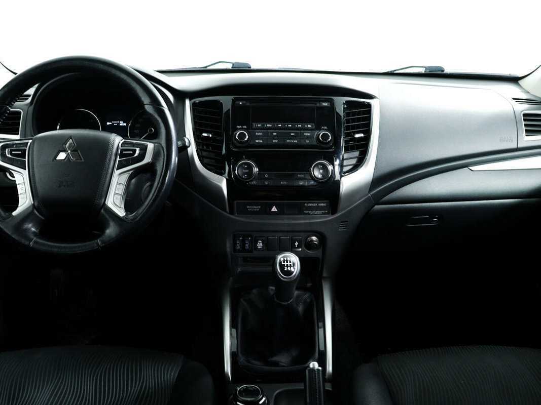 Mitsubishi Pajero Sport с пробегом — 2018 год. Фото: #10