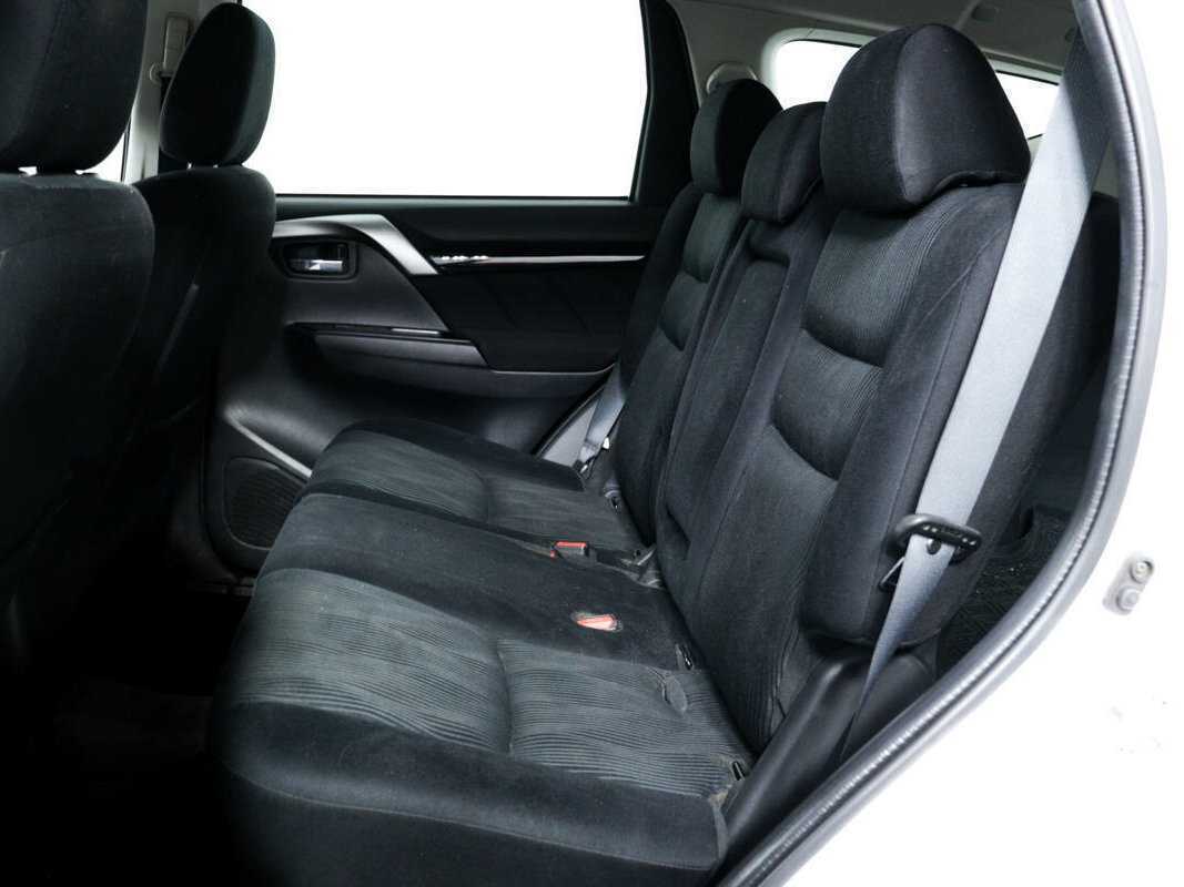 Mitsubishi Pajero Sport с пробегом — 2018 год. Фото: #11