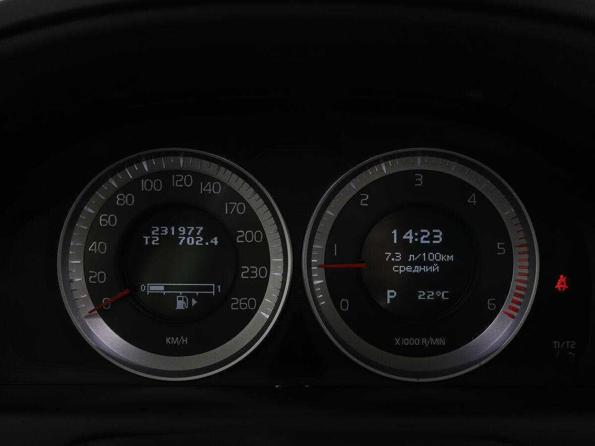 Volvo XC60 с пробегом — 2011 год. Фото: #10