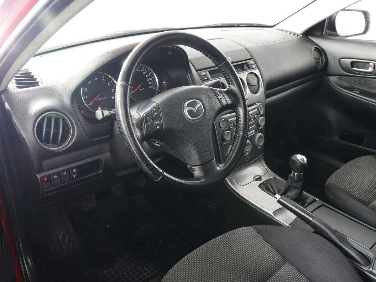 Mazda 6 с пробегом — 2005 год. Фото: #4
