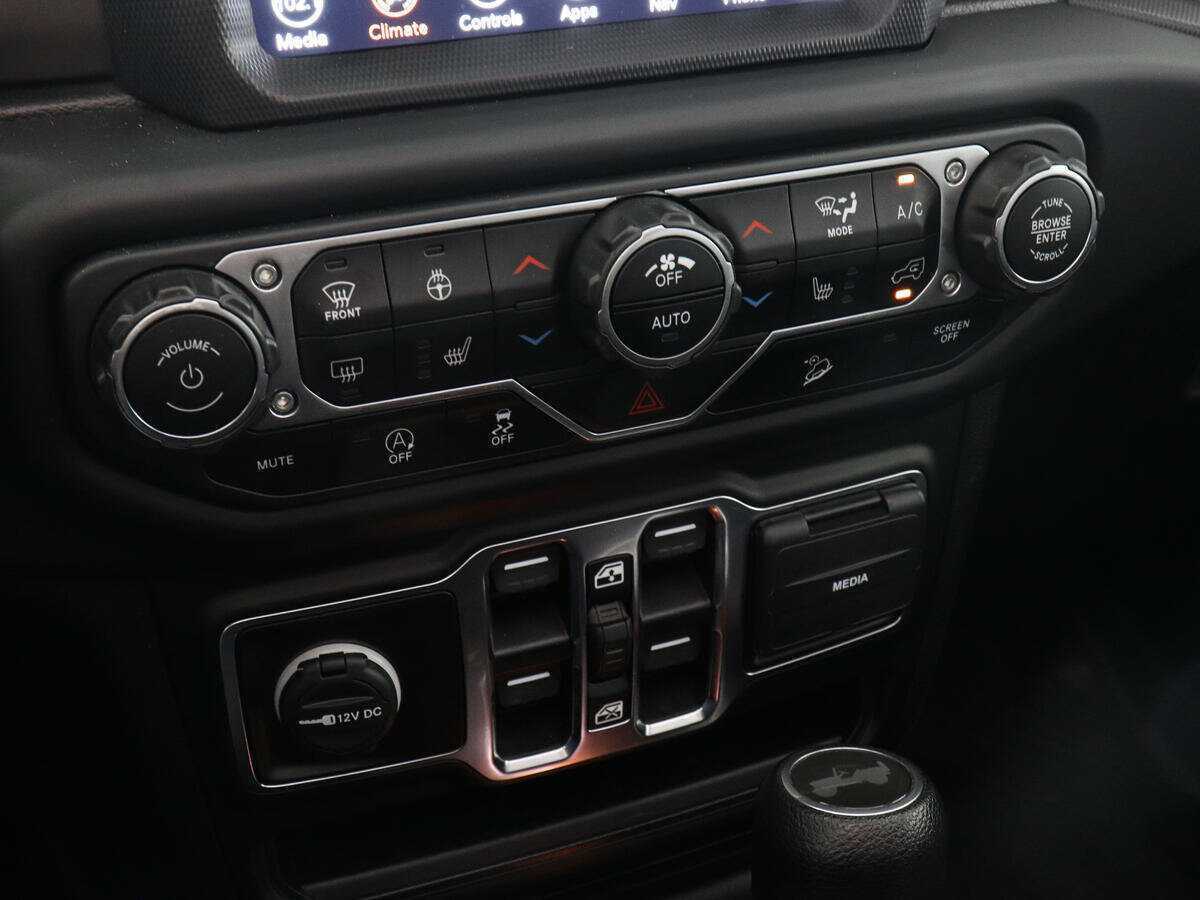 Jeep Wrangler с пробегом — 2020 год. Фото: #15