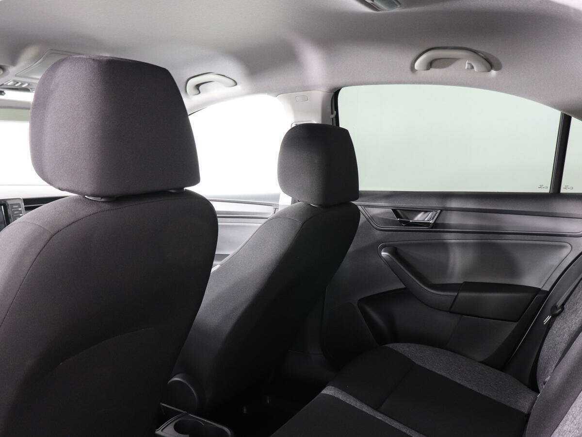 Skoda Rapid с пробегом — 2021 год. Фото: #11