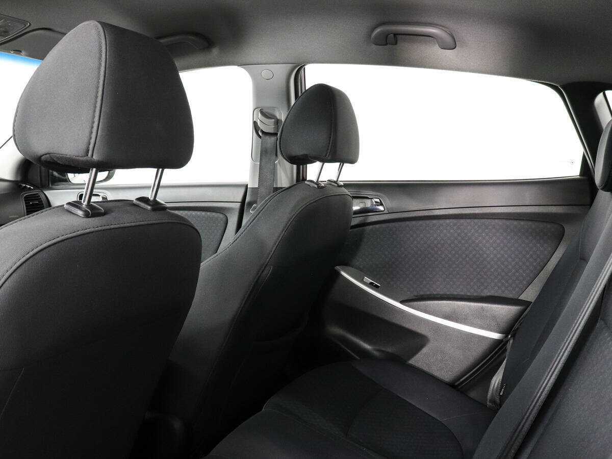 Hyundai Solaris с пробегом — 2014 год. Фото: #11