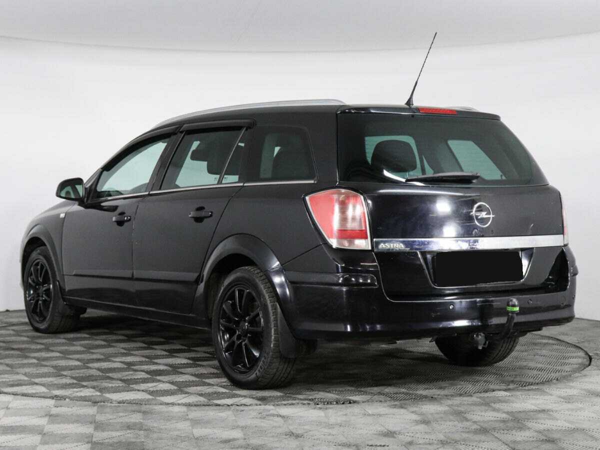 Opel Astra с пробегом — 2010 год. Фото: #3