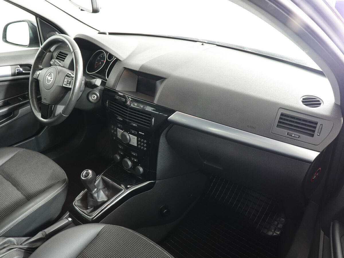 Opel Astra с пробегом — 2010 год. Фото: #5