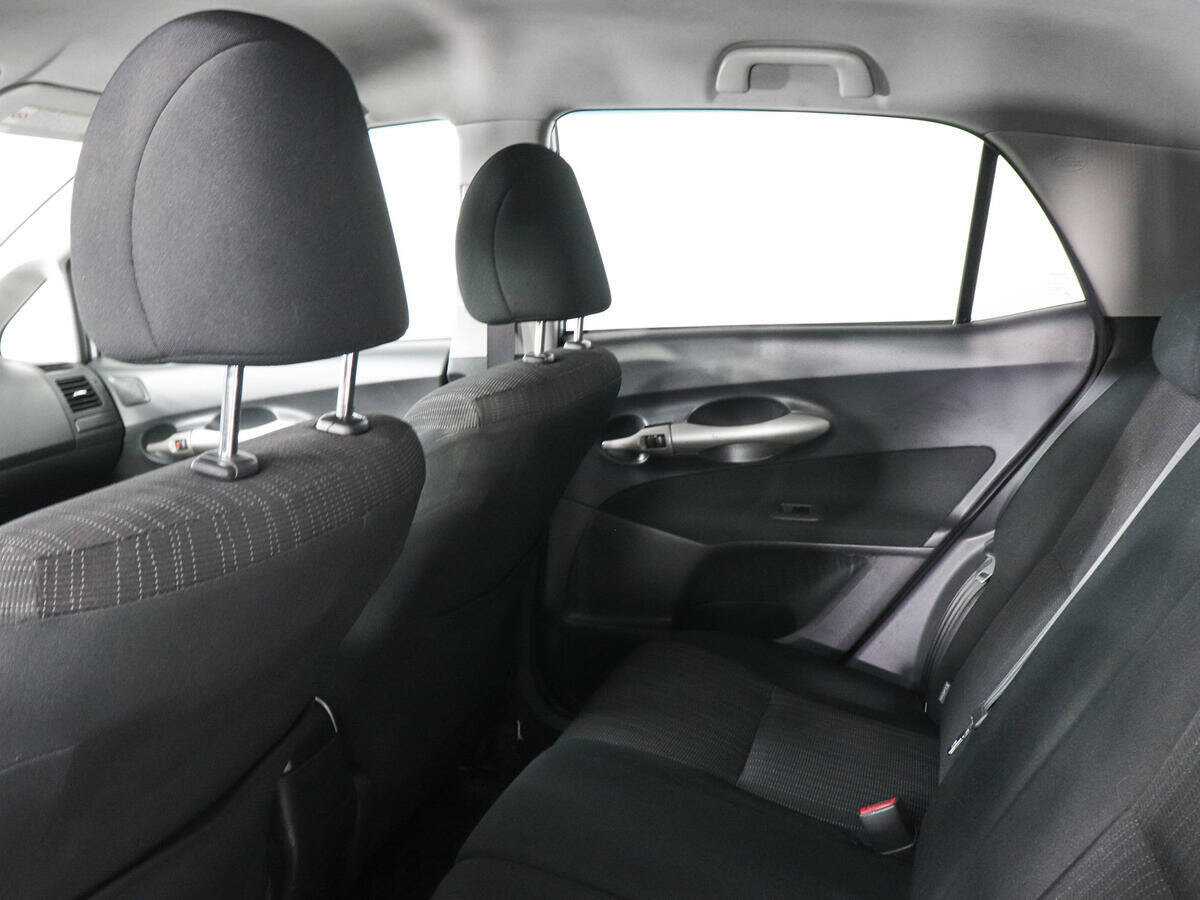Toyota Auris с пробегом — 2007 год. Фото: #11