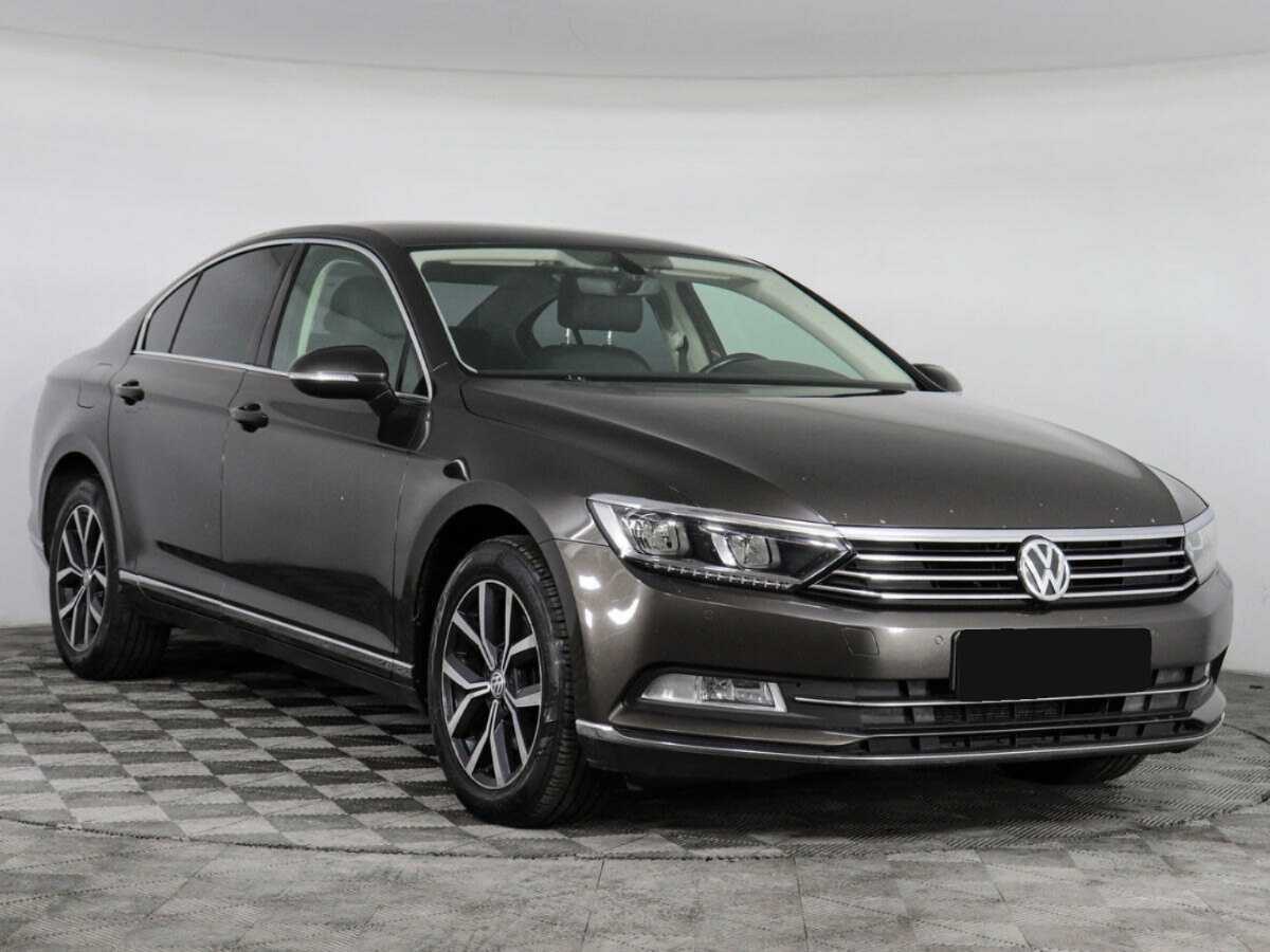 Volkswagen Passat с пробегом — 2015 год. Фото: #2