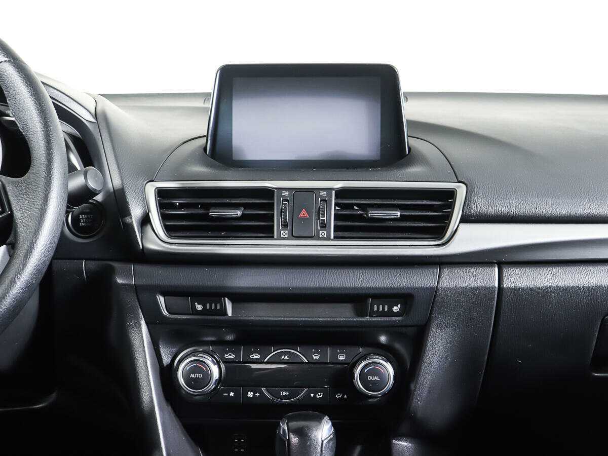 Mazda 3 с пробегом — 2017 год. Фото: #11