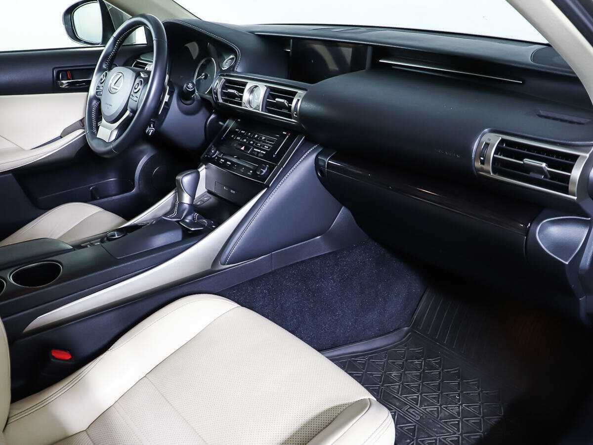 Lexus IS с пробегом — 2013 год. Фото: #8