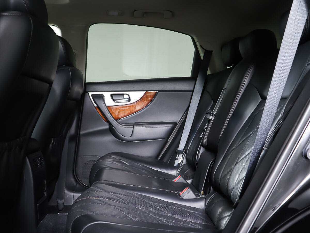 Infiniti FX с пробегом — 2013 год. Фото: #9