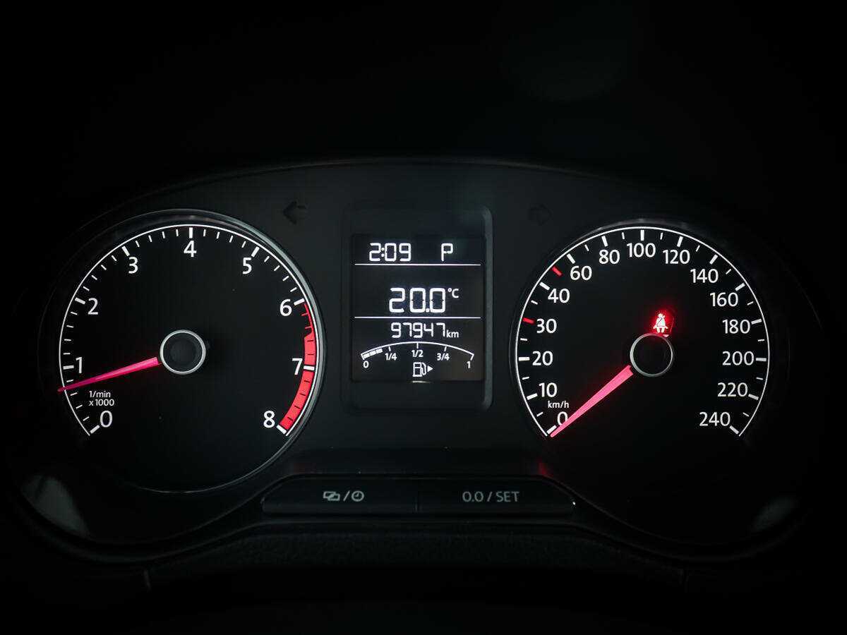 Volkswagen Polo с пробегом — 2017 год. Фото: #12