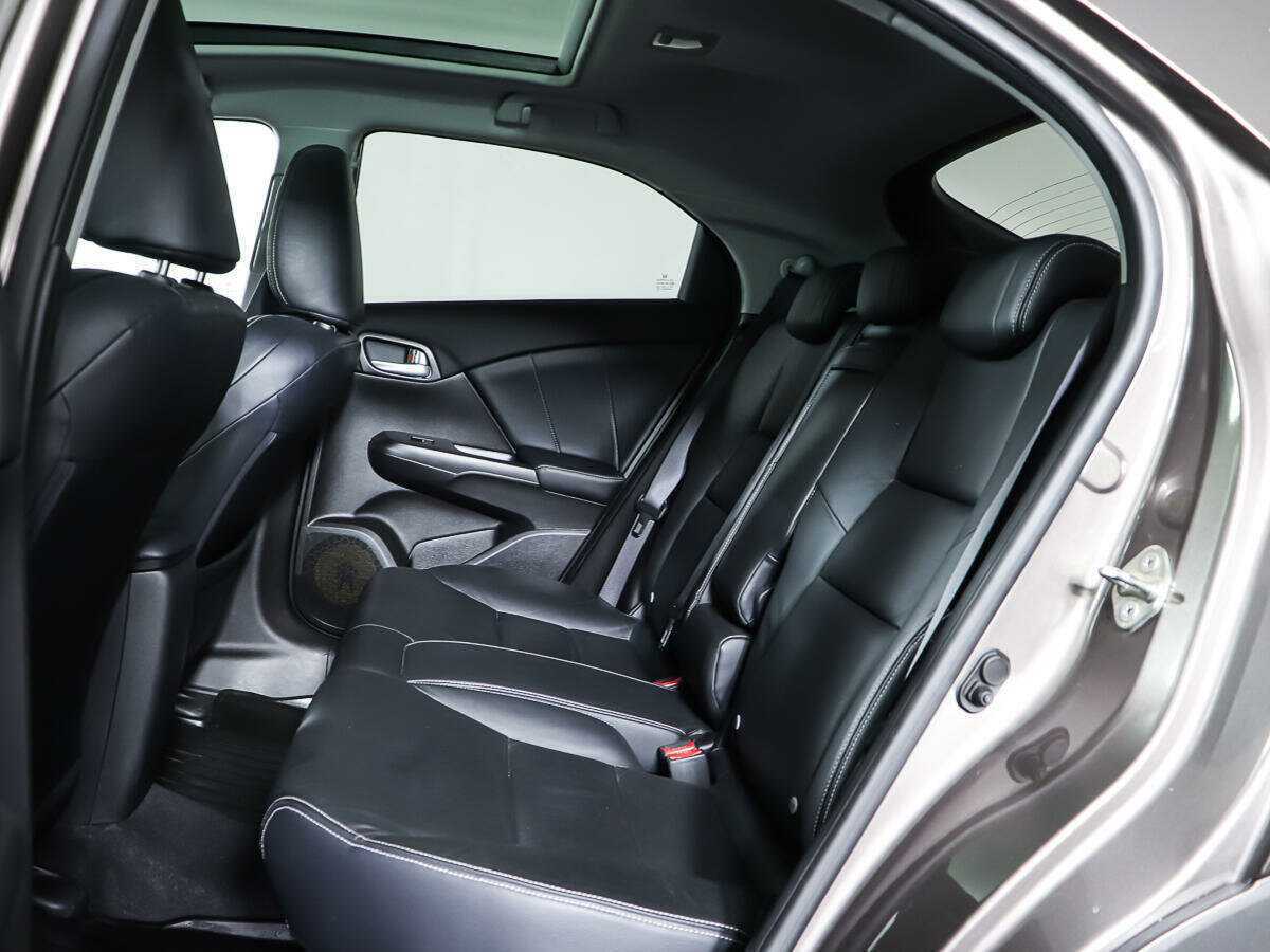 Honda Civic с пробегом — 2013 год. Фото: #9