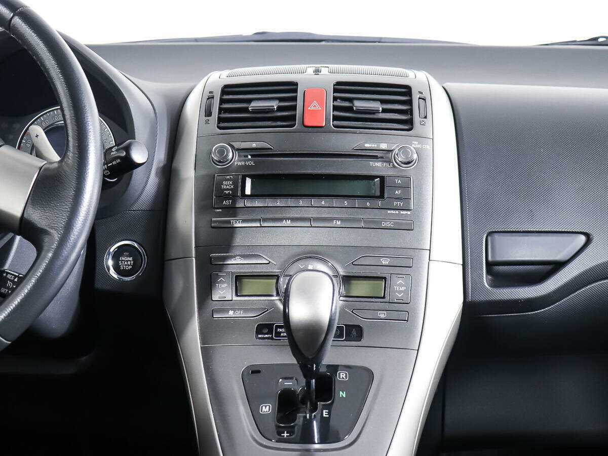 Toyota Auris с пробегом — 2007 год. Фото: #11