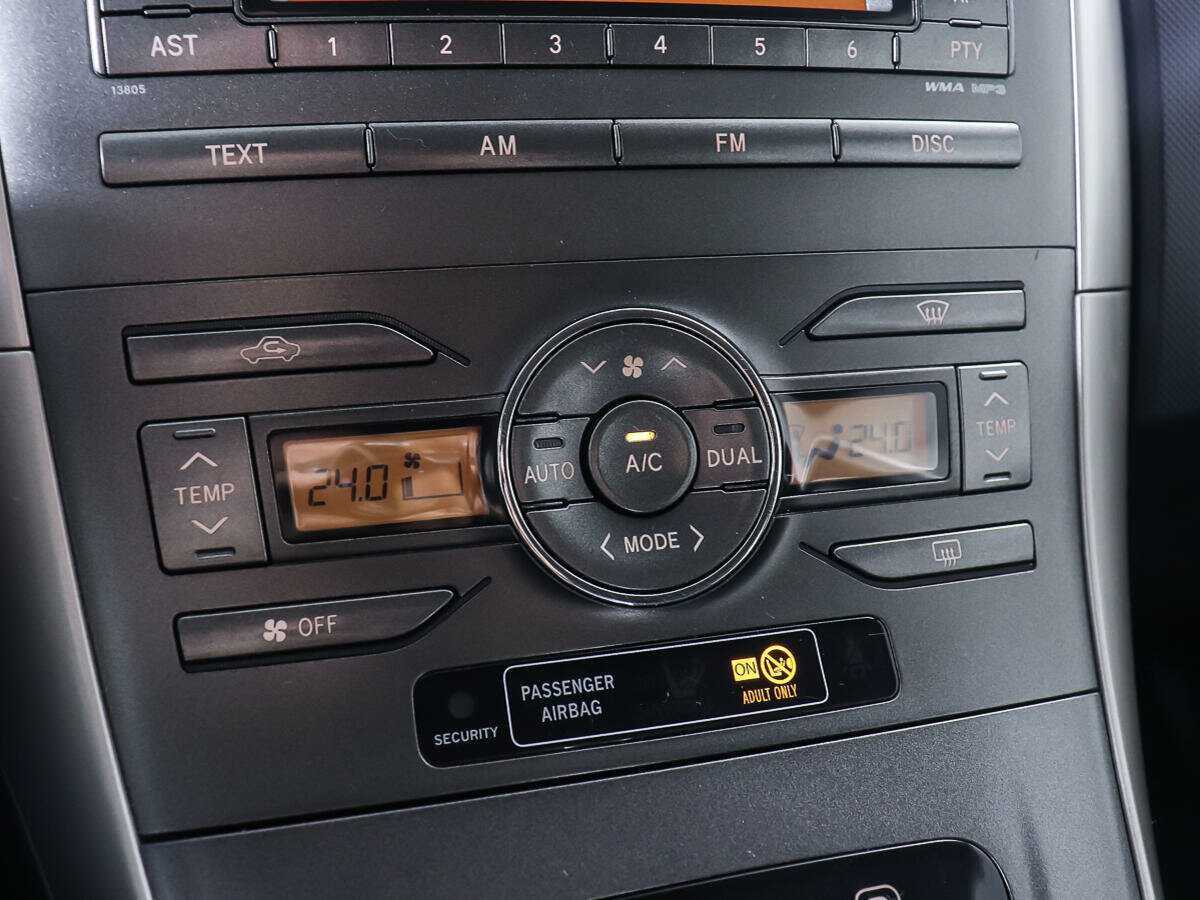 Toyota Auris с пробегом — 2007 год. Фото: #16