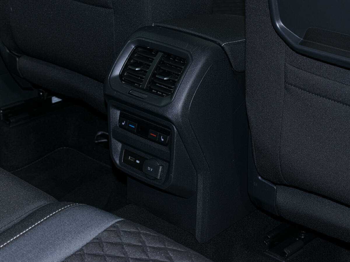 Volkswagen Tiguan с пробегом — 2018 год. Фото: #12