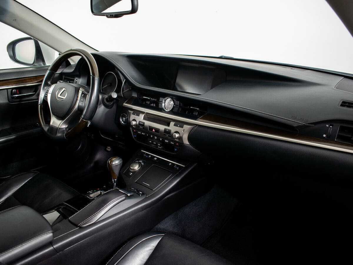 Lexus ES с пробегом — 2014 год. Фото: #8