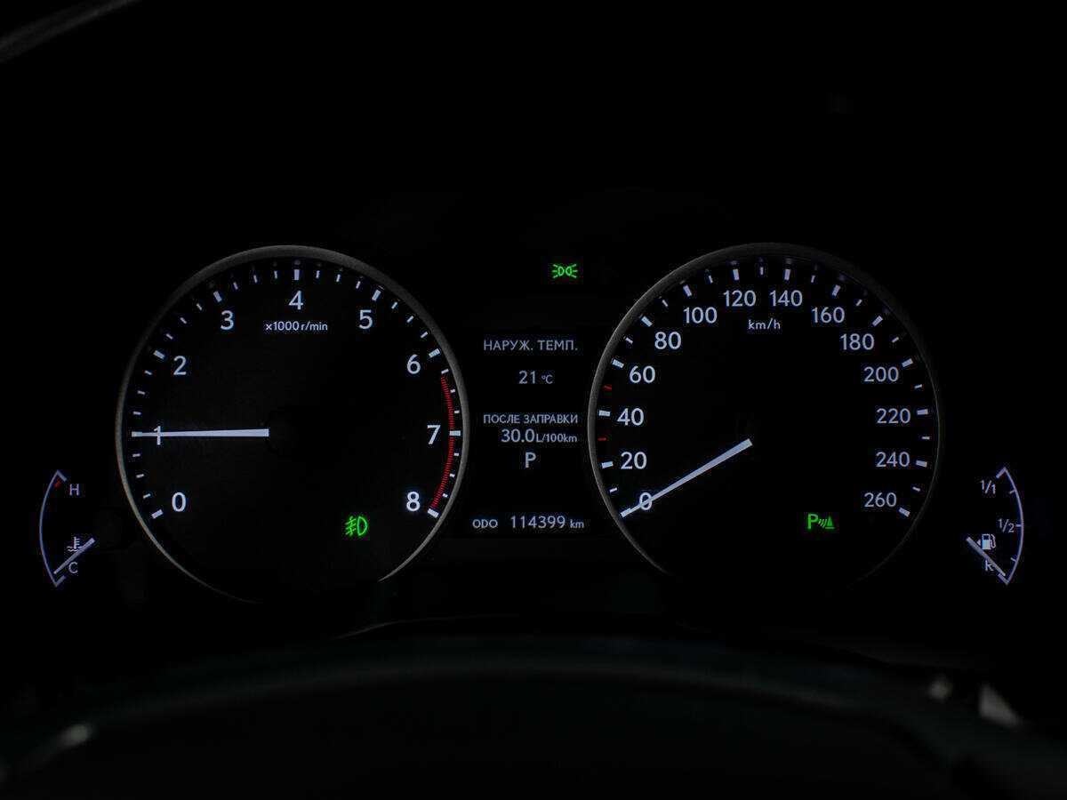 Lexus ES с пробегом — 2014 год. Фото: #11