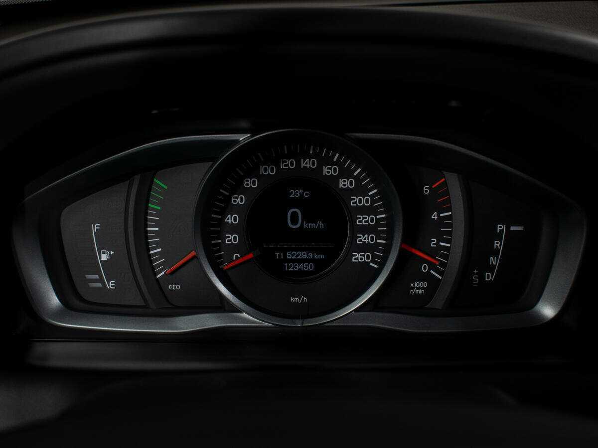 Volvo XC60 с пробегом — 2014 год. Фото: #9