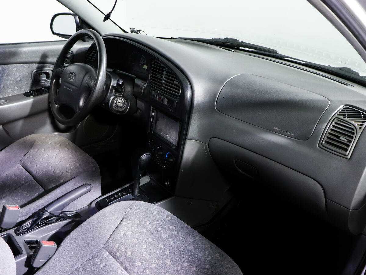 Kia Spectra с пробегом — 2008 год. Фото: #8