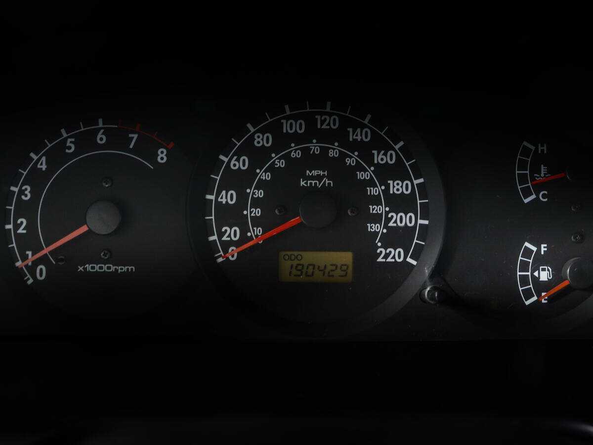 Kia Spectra с пробегом — 2008 год. Фото: #10