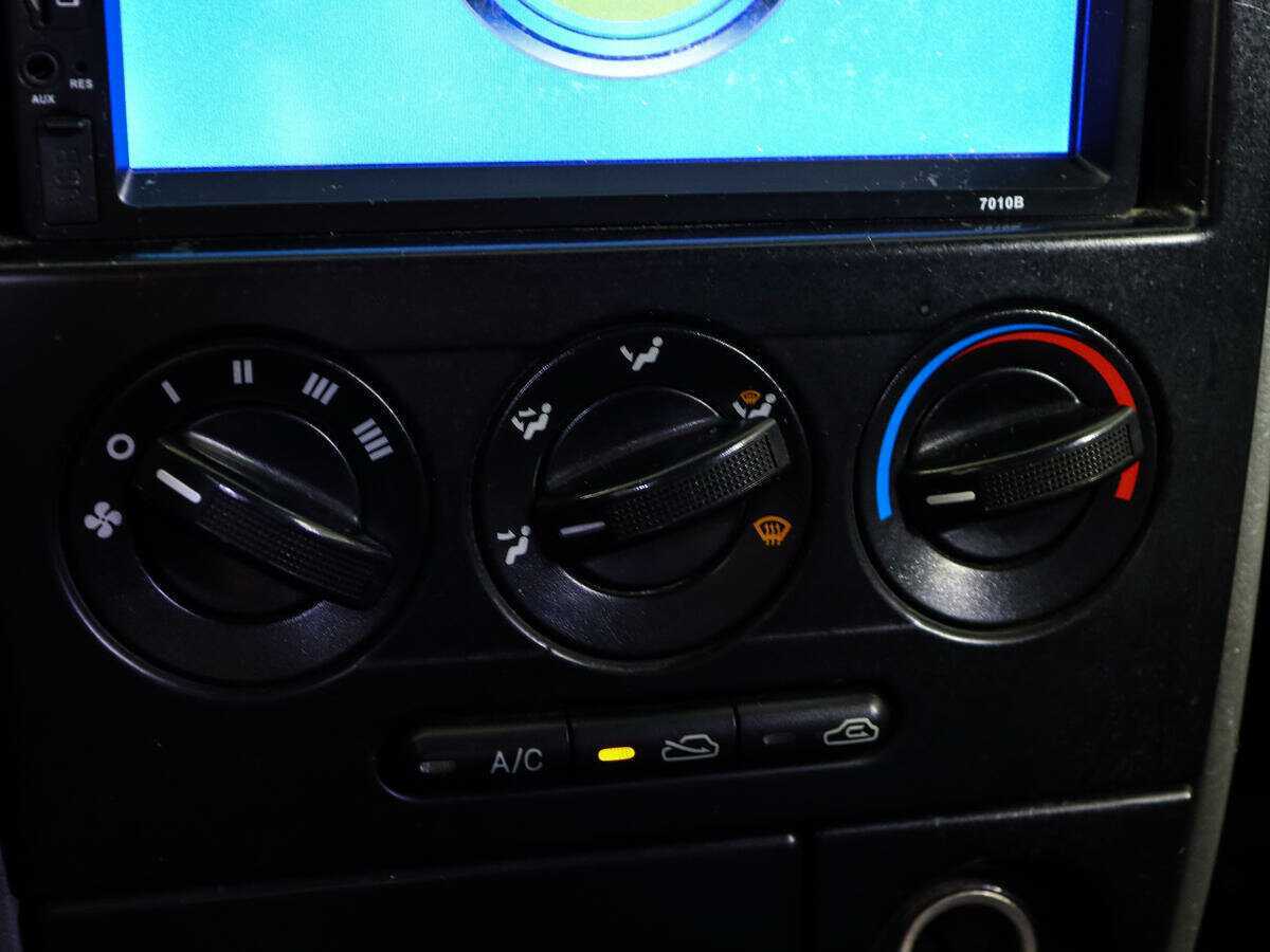 Kia Spectra с пробегом — 2008 год. Фото: #16