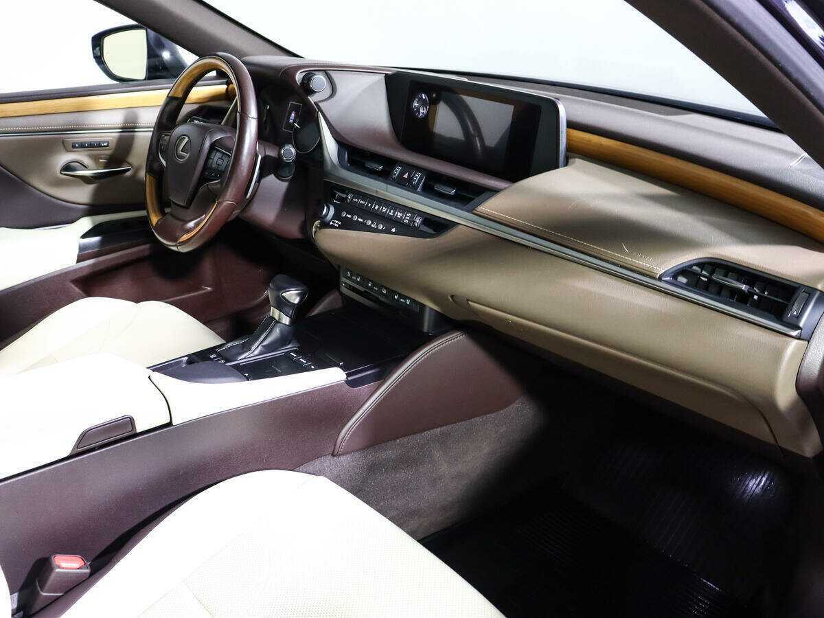 Lexus ES с пробегом — 2018 год. Фото: #8