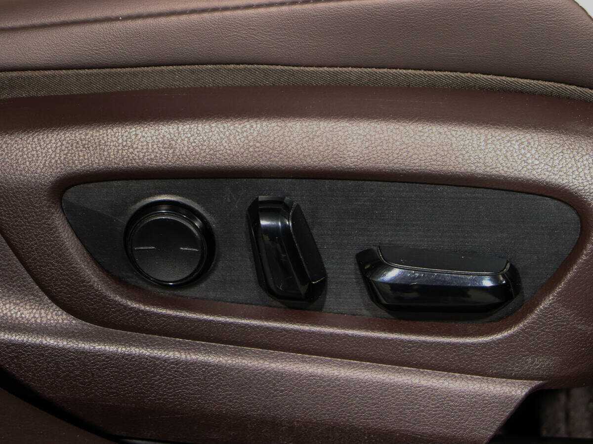 Lexus ES с пробегом — 2018 год. Фото: #15