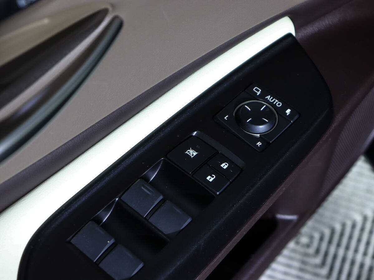 Lexus ES с пробегом — 2018 год. Фото: #19