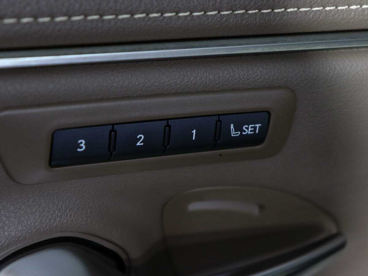 Lexus ES с пробегом — 2018 год. Фото: #20