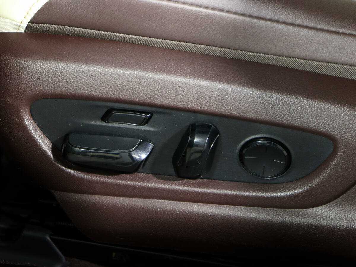 Lexus ES с пробегом — 2018 год. Фото: #21