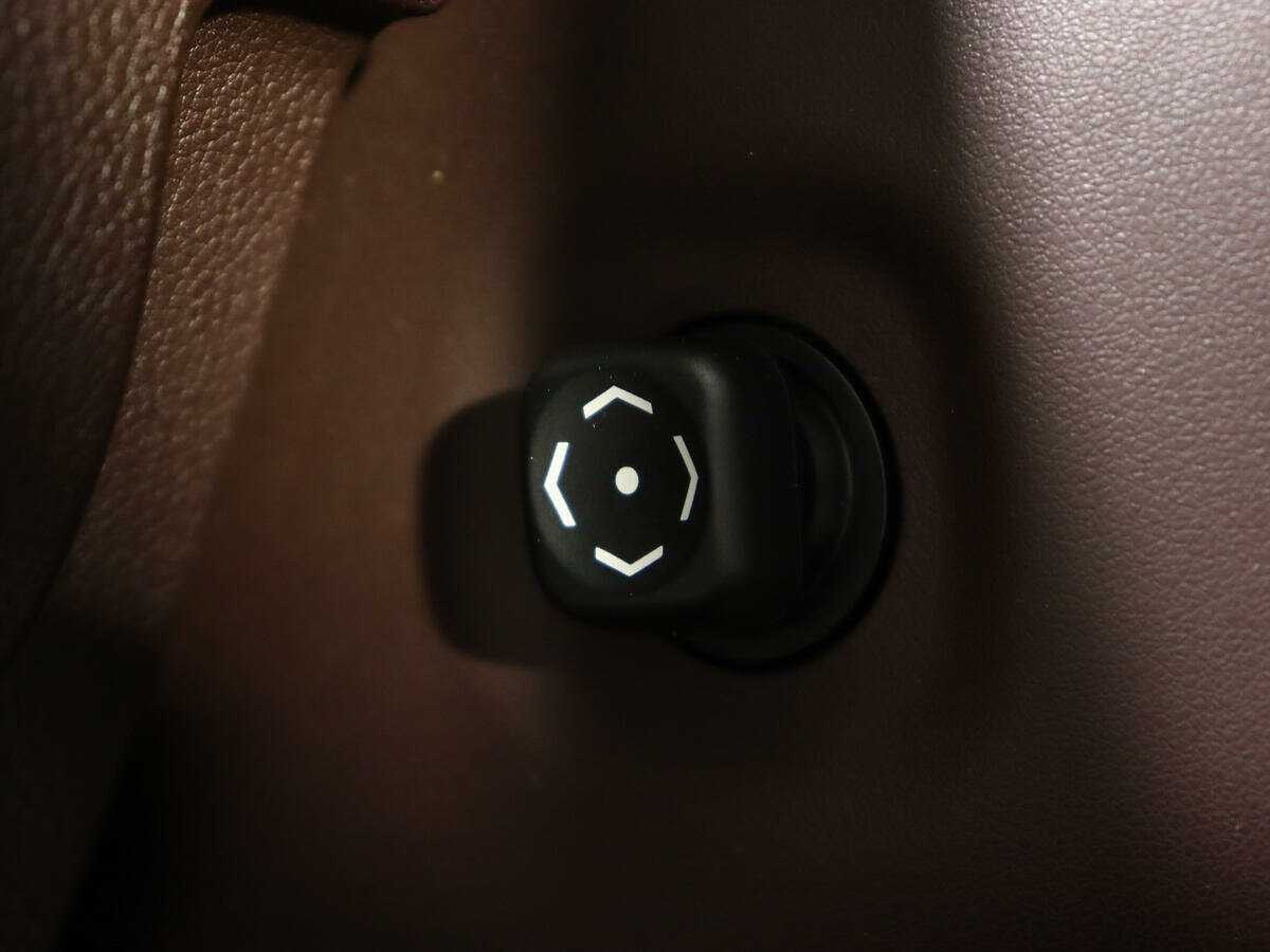 Lexus ES с пробегом — 2018 год. Фото: #22