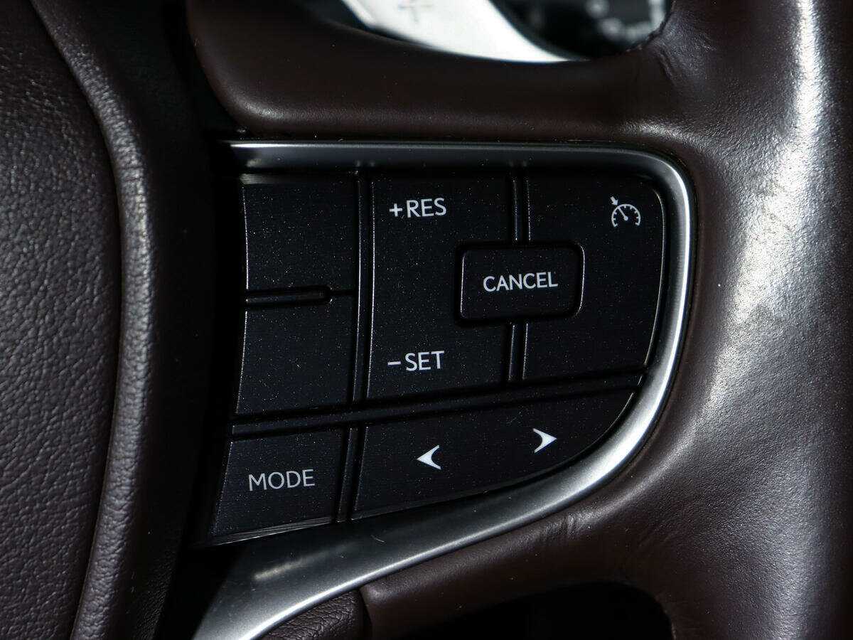 Lexus ES с пробегом — 2018 год. Фото: #24