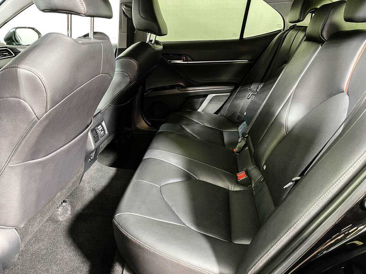 Toyota Camry с пробегом — 2020 год. Фото: #6