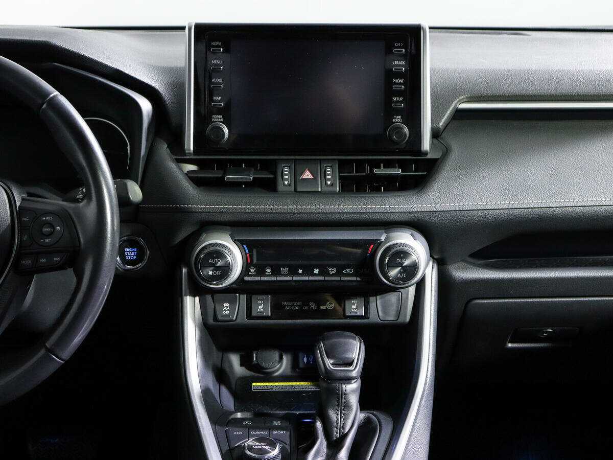 Toyota RAV4 с пробегом — 2020 год. Фото: #12