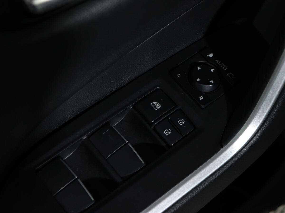 Toyota RAV4 с пробегом — 2020 год. Фото: #18