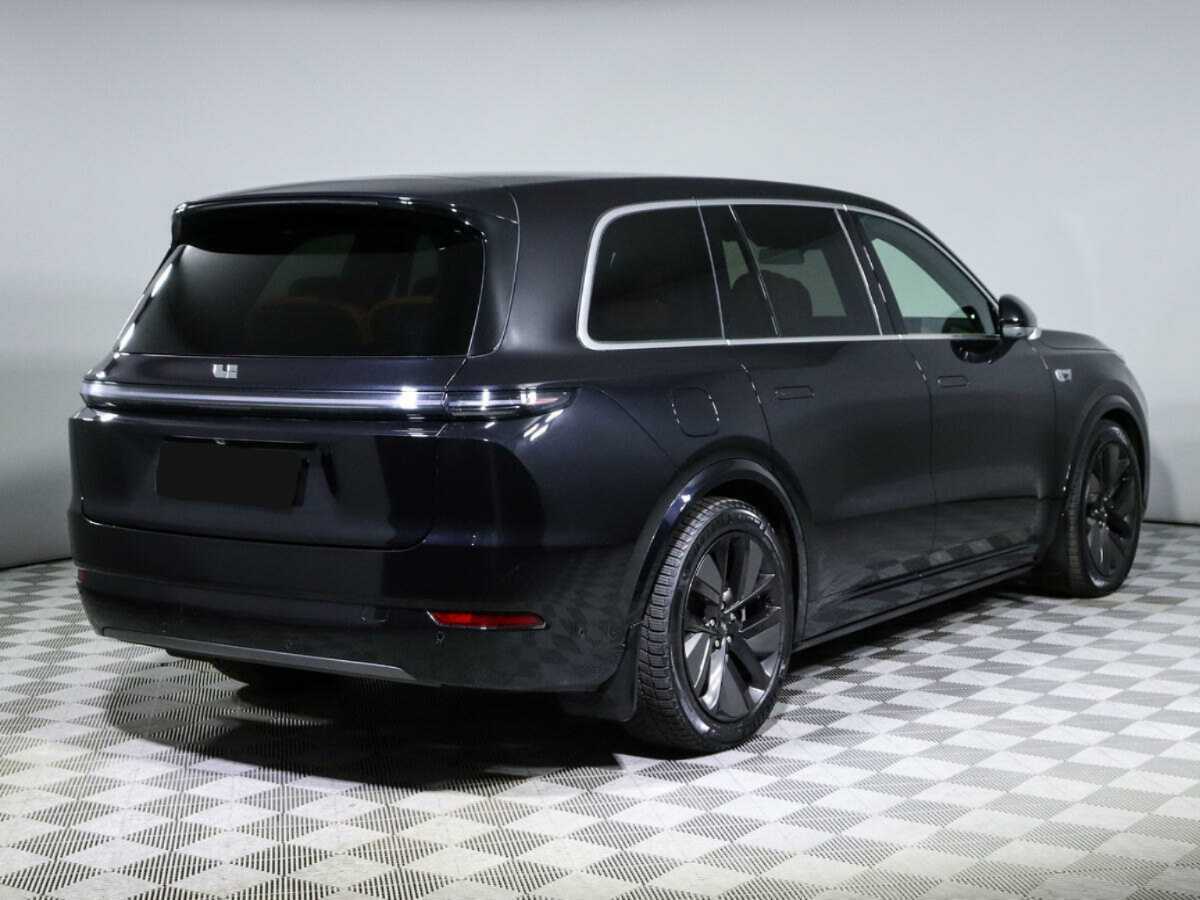 LiXiang L9 с пробегом — 2023 год. Фото: #2