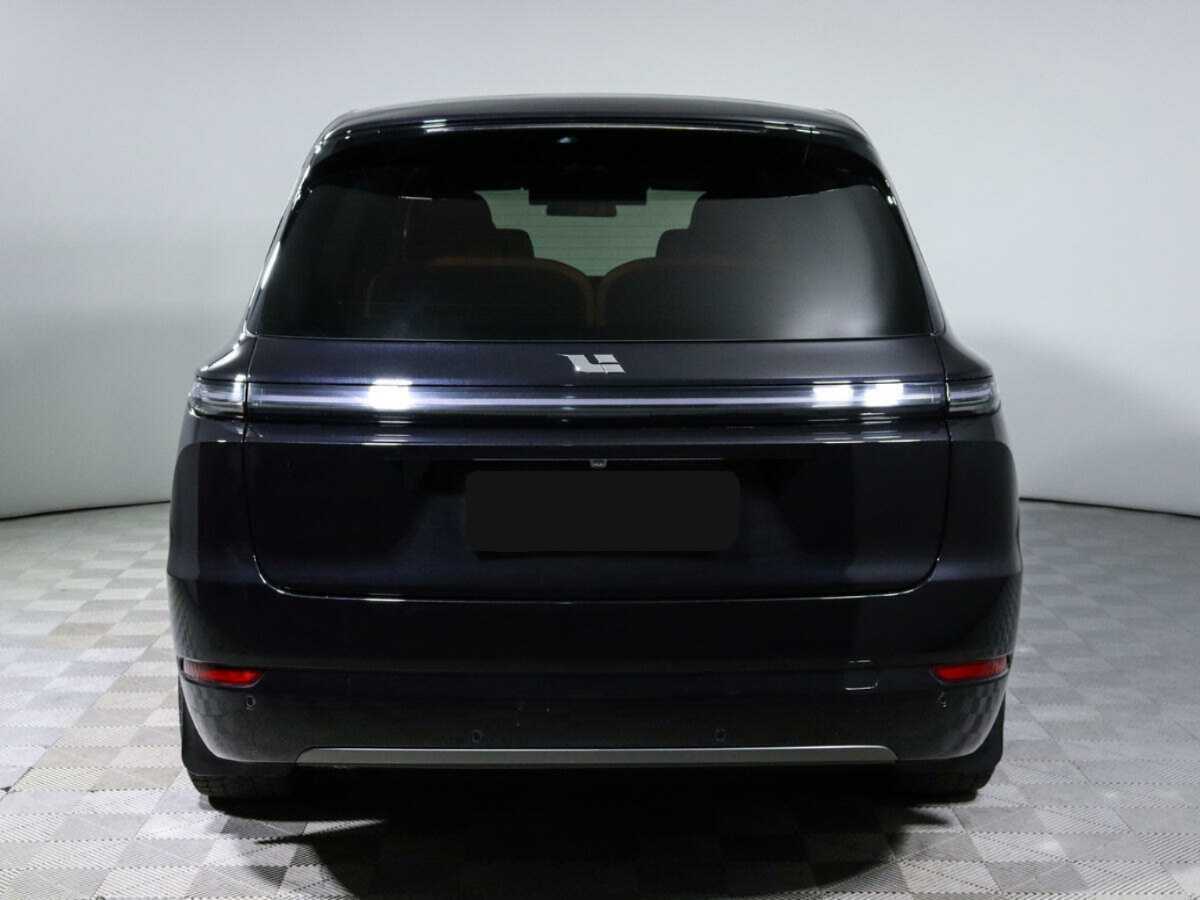 LiXiang L9 с пробегом — 2023 год. Фото: #3