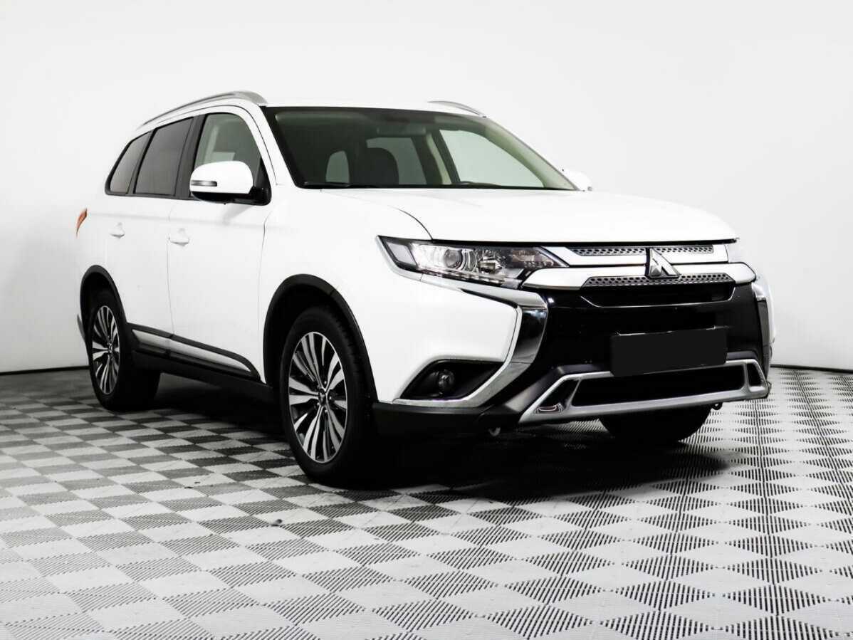 Mitsubishi Outlander с пробегом — 2020 год. Фото: #2