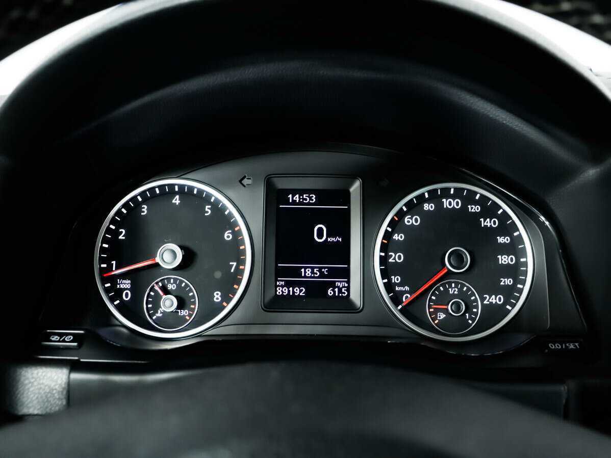 Volkswagen Tiguan с пробегом — 2015 год. Фото: #9