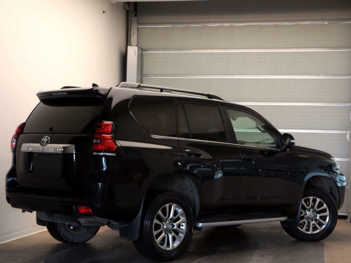 Toyota Land Cruiser Prado с пробегом — 2017 год. Фото: #3