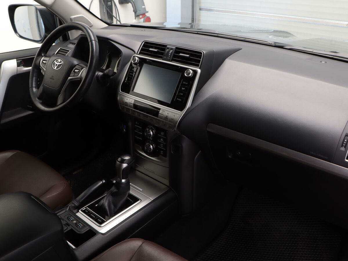Toyota Land Cruiser Prado с пробегом — 2017 год. Фото: #6