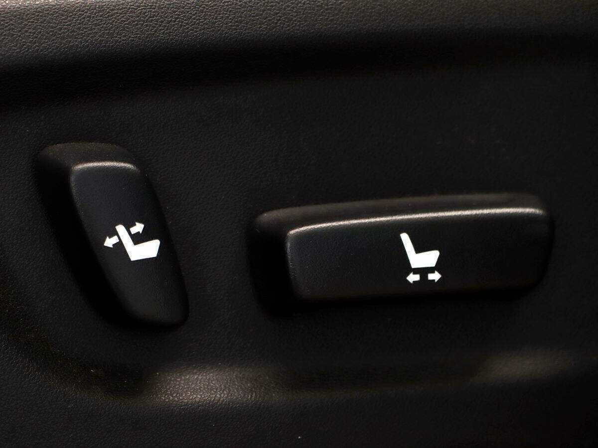 Toyota Land Cruiser Prado с пробегом — 2017 год. Фото: #10