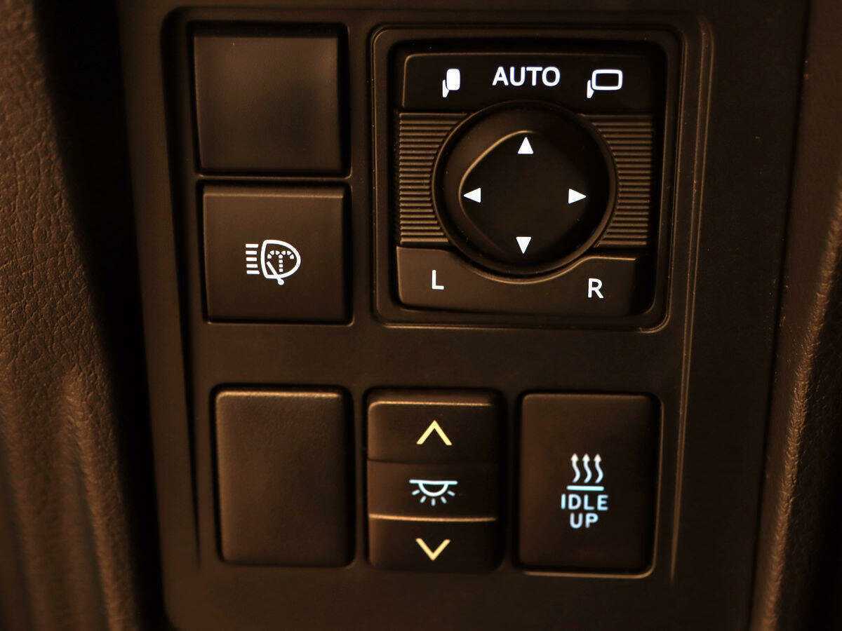 Toyota Land Cruiser Prado с пробегом — 2017 год. Фото: #15