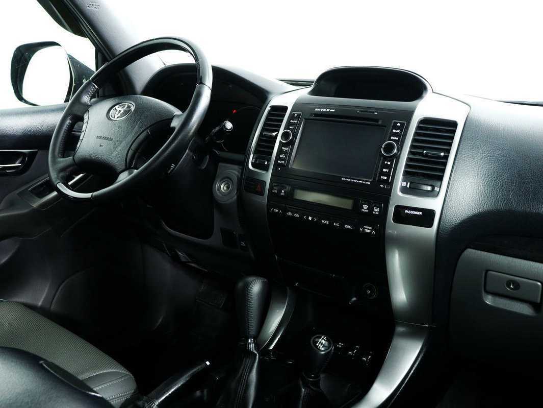 Toyota Land Cruiser Prado с пробегом — 2007 год. Фото: #8