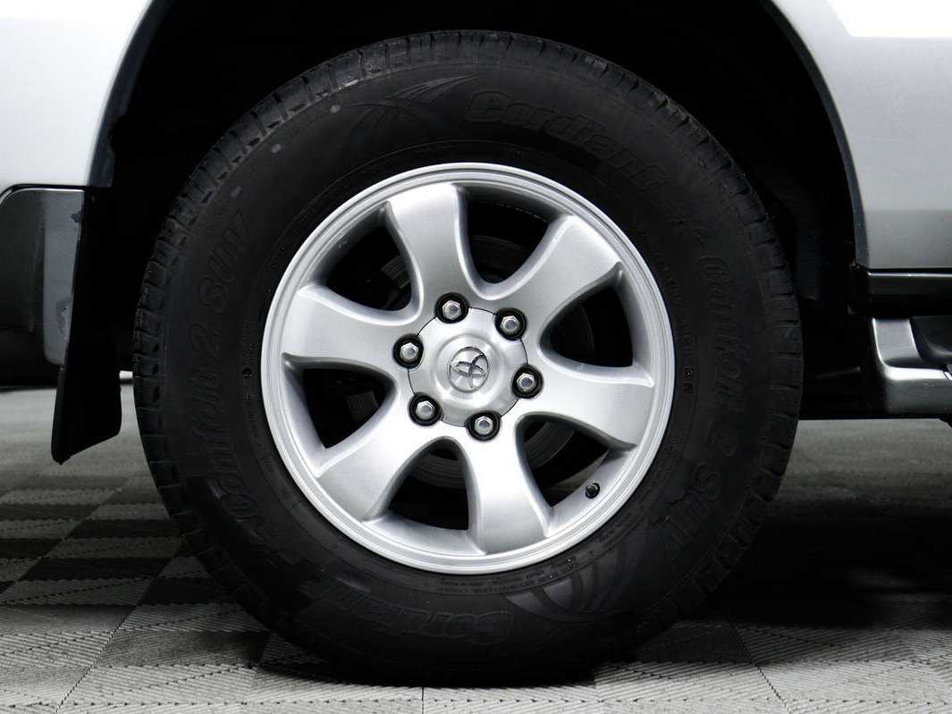 Toyota Land Cruiser Prado с пробегом — 2007 год. Фото: #13