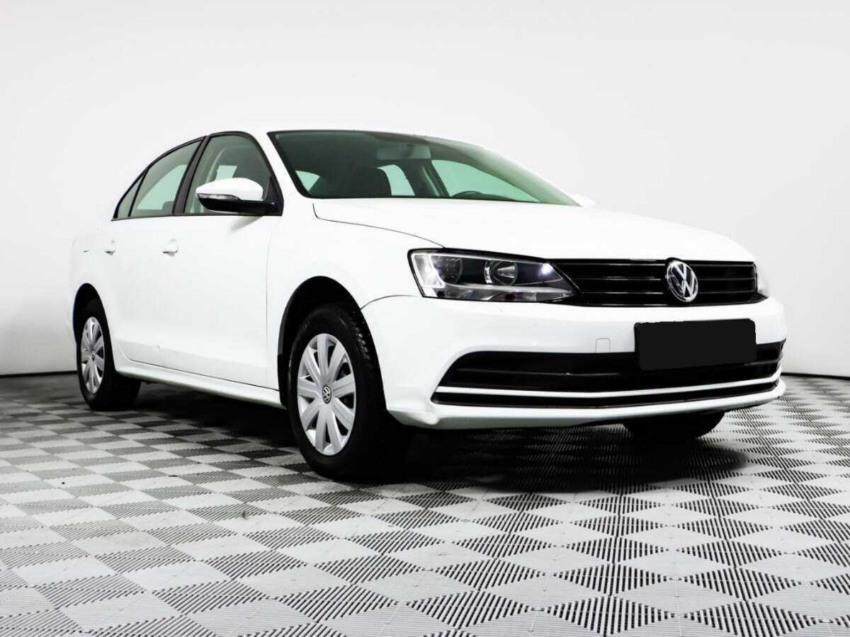 Volkswagen Jetta с пробегом — 2016 год. Фото: #2