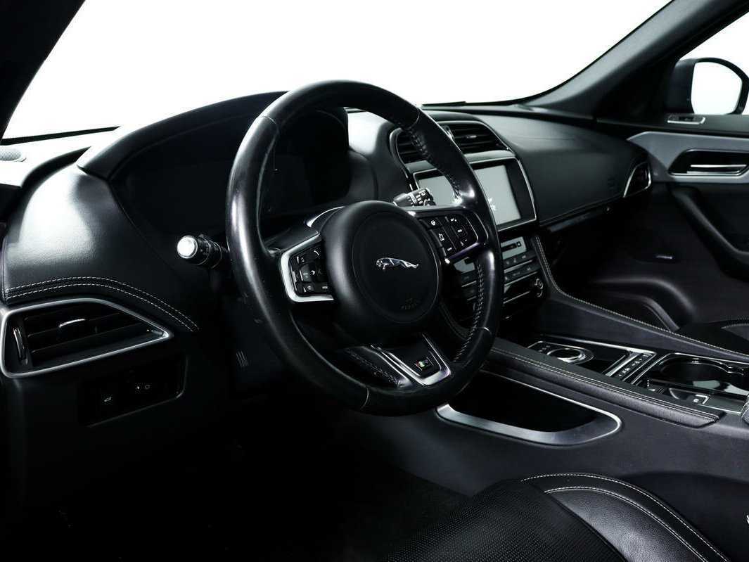 Jaguar F-Pace с пробегом — 2016 год. Фото: #12